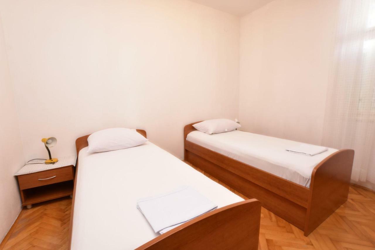 Apartment Damir พรีมอชเตน ภายนอก รูปภาพ